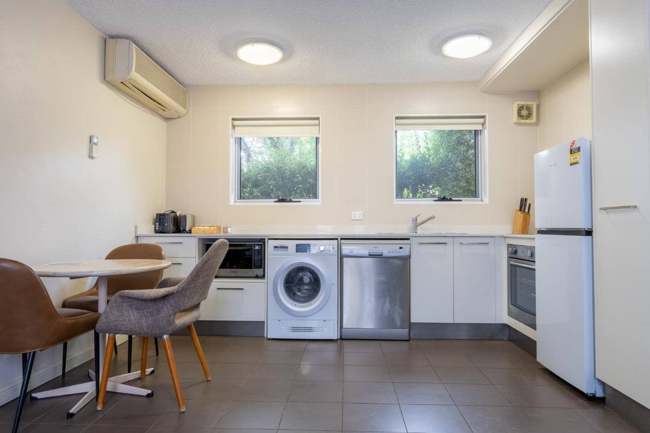 Forrest Hotel & Apartments Canberra Ngoại thất bức ảnh