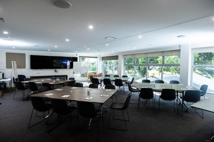 Forrest Hotel & Apartments Canberra Ngoại thất bức ảnh